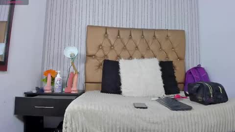 Snapshot of veneno_hot chatting on February 28, 2025, 12:52 pm veneno hot online show from February 28, 2025, 12:52 pm