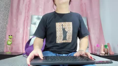 Snapshot of veneno_hot chatting on December 17, 2025, 12:44 pm veneno hot online show from December 17, 2025, 12:44 pm