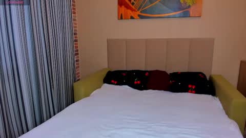 veneradi615 online show from October 26, 2025, 2:12 pm