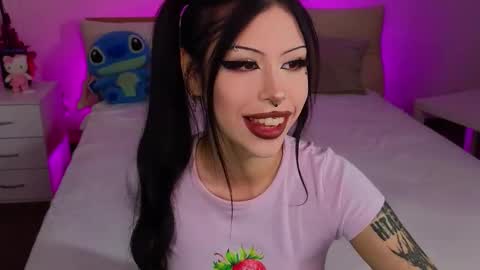 Vivian online show from September 22, 2025, 3:41 am