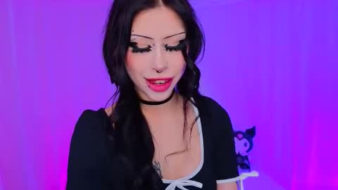 Vivian online show from November 26, 2025, 3:40 am