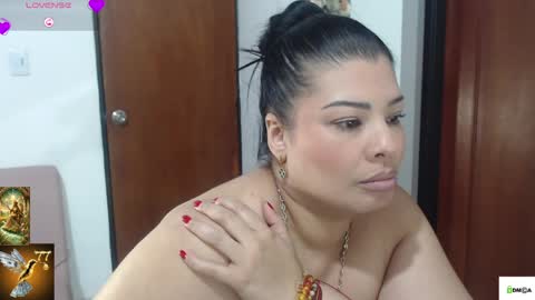 HI IM VENUS SMALL BOOBS  BIG HEART WARM PUSSY online show from May 15, 2026, 11:01 pm