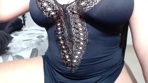 venus_menoza online show from September 11, 2025, 2:55 am