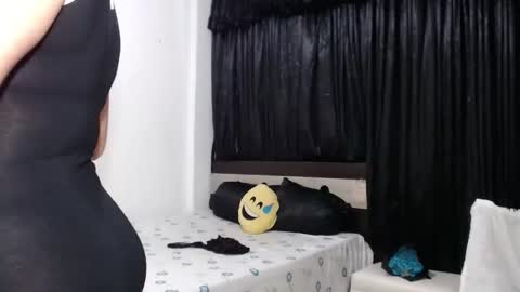 venus_menoza online show from March 23, 2026, 1:04 pm