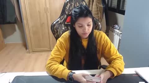 Venus independent model online show from February 17, 2025, 8:36 pm