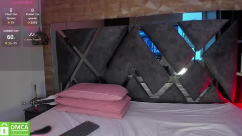 Snapshot of venus_velez chatting on March 3, 2026, 12:44 pm Venus online show from March 3, 2026, 12:44 pm