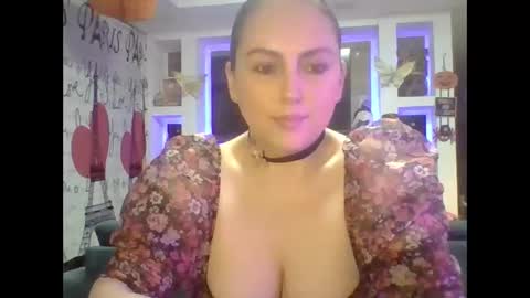 VENUSINA07 online show from October 18, 2025, 7:09 am