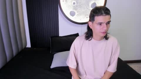 venuss09 online show from October 10, 2025, 9:25 pm