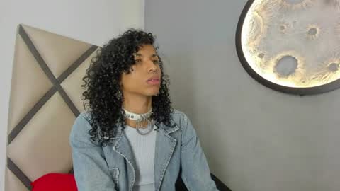 venuss_03 online show from June 19, 2026, 2:49 am