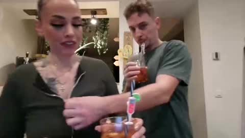 Snapshot of venustatoue chatting on January 9, 2026, 7:48 pm venus online show from January 9, 2026, 7:48 pm