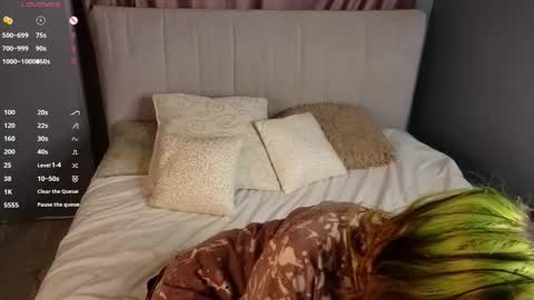 Erica online show from November 3, 2025, 8:10 pm