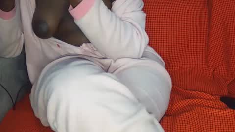 vera_bliss21 online show from September 24, 2025, 10:02 pm