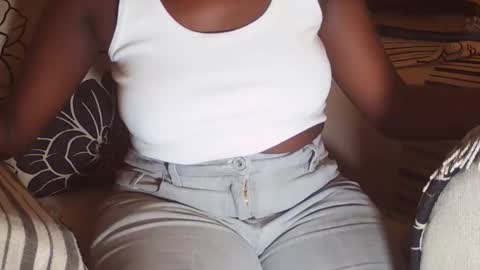 vera_bliss21 online show from October 9, 2025, 11:30 am