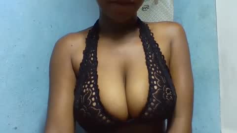 verolla31 online show from February 25, 2025, 2:25 am