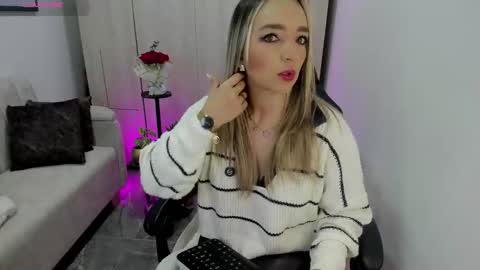 Snapshot of veromars_ chatting on February 17, 2026, 11:18 am Catalina online show from February 17, 2026, 11:18 am