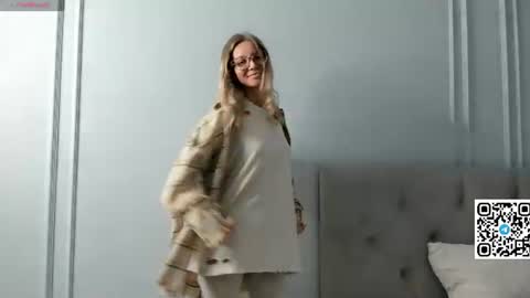 Snapshot of veronica_burns chatting on July 27, 2026, 11:06 am Anny online show from July 27, 2026, 11:06 am