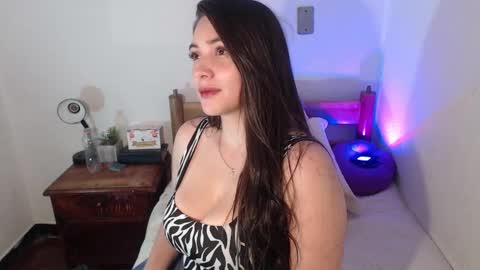 Snapshot of veronicaa_4 chatting on December 18, 2025, 7:25 am Veronica Rodriguez online show from December 18, 2025, 7:25 am