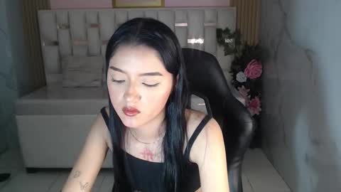 veronicaa_s online show from March 18, 2026, 8:12 pm