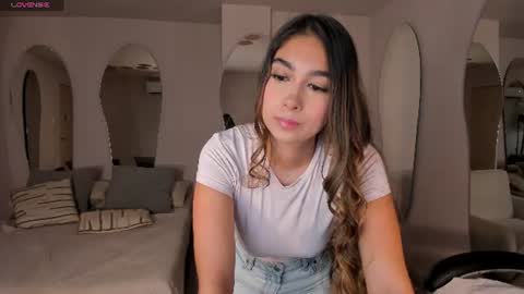 Snapshot of veronicablue1 chatting on July 26, 2026, 9:49 am Vero online show from July 26, 2026, 9:49 am