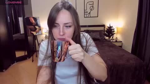 Snapshot of veronicafreman chatting on January 3, 2025, 8:43 am Veronica online show from January 3, 2025, 8:43 am