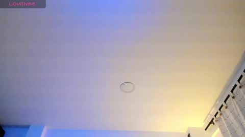 Veronica Gills online show from April 16, 2026, 1:06 am