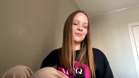 Maya  online show from March 19, 2026, 8:18 am