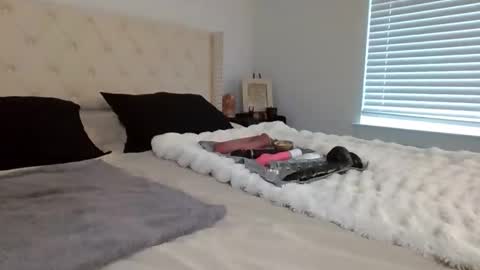 Vesta online show from April 21, 2026, 7:39 pm