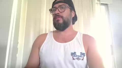 vesturelove online show from September 17, 2025, 5:58 pm