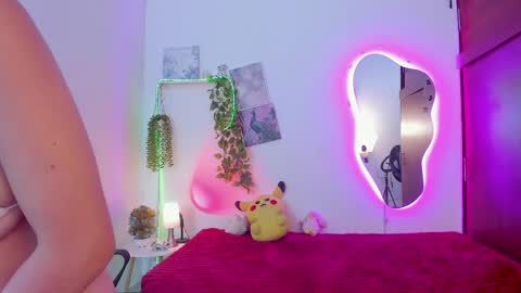 Snapshot of vexa_rosie chatting on May 28, 2026, 5:16 am hi im vexa online show from May 28, 2026, 5:16 am
