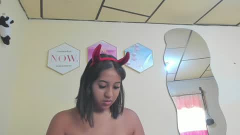 Snapshot of vfridaper chatting on June 27, 2026, 1:28 pm Frida online show from June 27, 2026, 1:28 pm