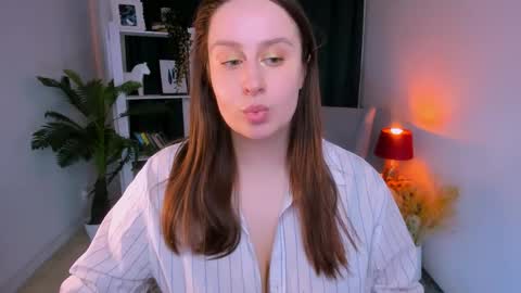 Camilla online show from April 3, 2026, 12:03 pm