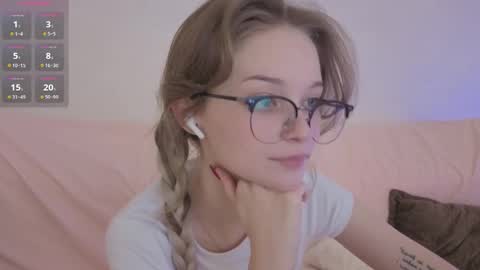 Snapshot of vialeta_baby chatting on October 15, 2025, 12:22 am Vi online show from October 15, 2025, 12:22 am