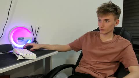 Snapshot of vibemygirl chatting on December 4, 2024, 12:47 pm vibemygirl online show from December 4, 2024, 12:47 pm