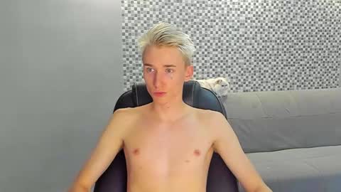 Snapshot of vibemygirl chatting on September 13, 2025, 11:32 am vibemygirl online show from September 13, 2025, 11:32 am