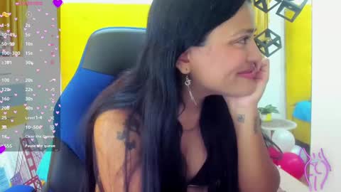 nahomy online show from February 19, 2025, 12:44 pm