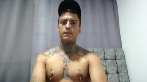 Snapshot of vicctorzc chatting on June 4, 2026, 8:37 pm Victor cardenas online show from June 4, 2026, 8:37 pm