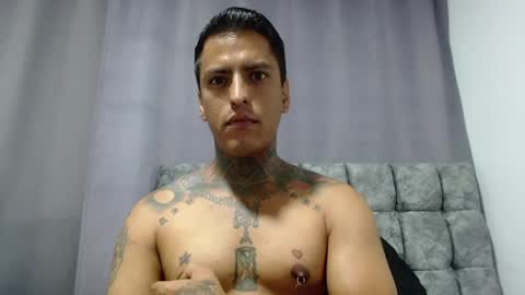 Snapshot of vicctorzc chatting on June 10, 2026, 11:03 pm Victor cardenas online show from June 10, 2026, 11:03 pm