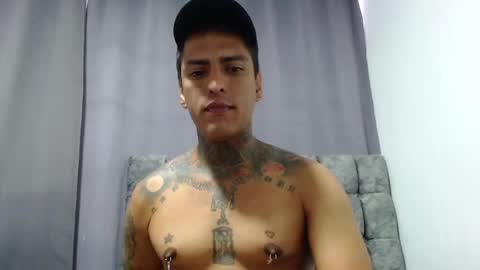 Snapshot of vicctorzc chatting on June 17, 2026, 4:52 pm Victor cardenas online show from June 17, 2026, 4:52 pm
