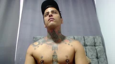 Snapshot of vicctorzc chatting on June 20, 2026, 7:16 pm Victor cardenas online show from June 20, 2026, 7:16 pm