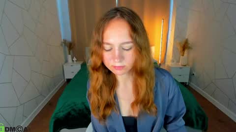 Snapshot of vicki_milles chatting on June 10, 2026, 12:55 am vicki_milles online show from June 10, 2026, 12:55 am