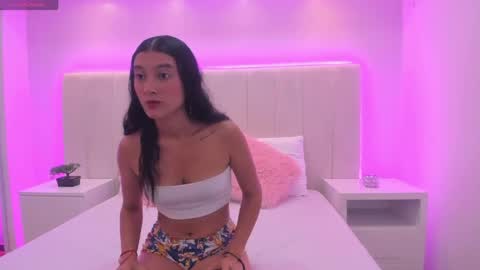Snapshot of vickie_millers chatting on May 28, 2026, 7:11 pm Vicky online show from May 28, 2026, 7:11 pm