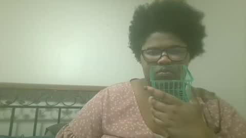 vickiryder56 online show from April 12, 2026, 2:05 am