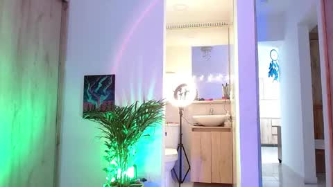 Vicky  online show from February 2, 2025, 8:51 pm