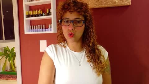 Vicky  online show from November 25, 2025, 3:06 am