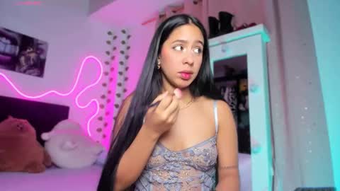 Snapshot of vickysth1 chatting on October 17, 2025, 11:40 pm VICTORIA 3 online show from October 17, 2025, 11:40 pm