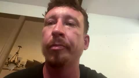 Snapshot of vicrobertson595 chatting on October 27, 2025, 4:55 pm vicrobertson595 online show from October 27, 2025, 4:55 pm