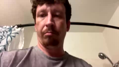 Snapshot of vicrobertson595 chatting on January 5, 2026, 5:38 pm vicrobertson595 online show from January 5, 2026, 5:38 pm