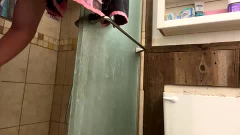 Snapshot of vicrobertson595 chatting on April 13, 2026, 10:32 am vicrobertson595 online show from April 13, 2026, 10:32 am