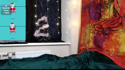 Snapshot of victori_luxury chatting on December 14, 2024, 12:12 pm victori_luxury online show from December 14, 2024, 12:12 pm