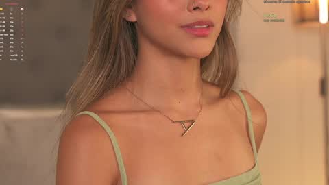 Snapshot of victoria__rossi chatting on December 14, 2024, 4:09 pm online show from December 14, 2024, 4:09 pm